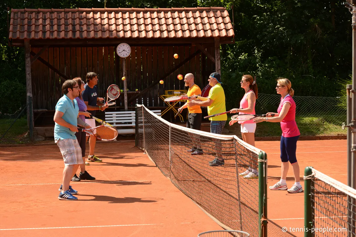 Mit Fast Learning einfach Tennis spielen und lernen
